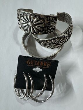Shyanne Silver-Tone Stamped Western Cuff Bracelets with Textured Hoop Earrings